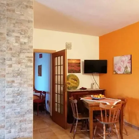 Beautiful Surrounded By Greenery Apartamento Chiaramonti